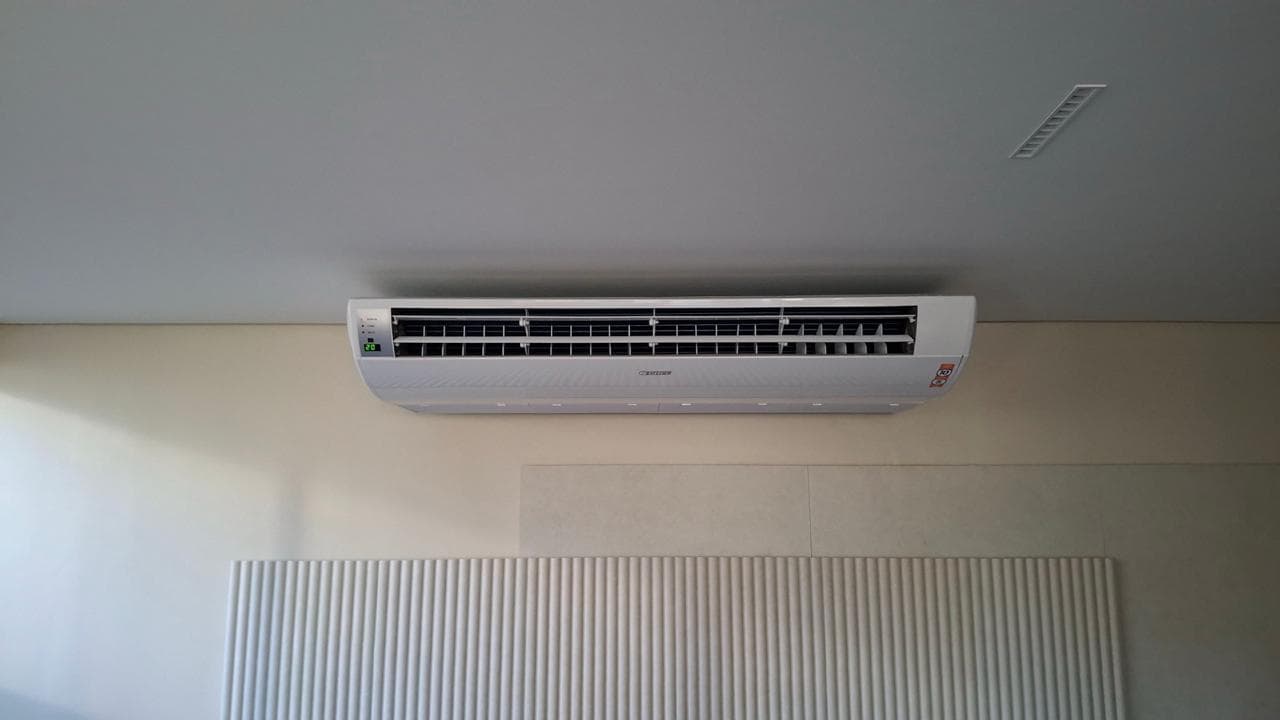 Ar-condicionado piso-teto instalado pela RJB