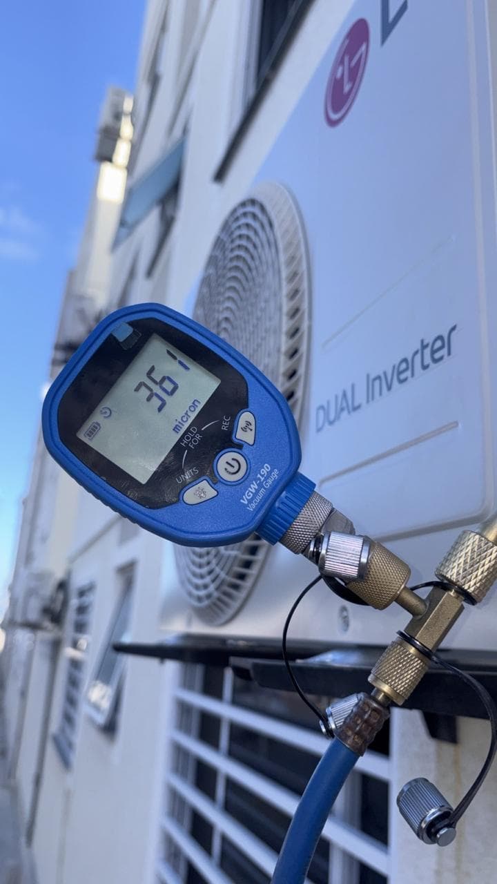 Manifold medindo pressão em condensadora Dual Inverter